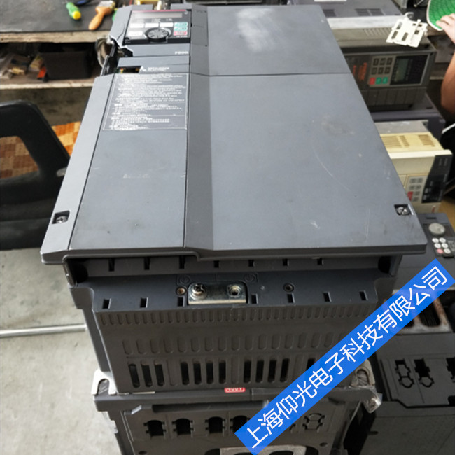 ����F800ϵ��׃�l���S�� E.OC1��(b��o)�����a�^(gu��)�d��������