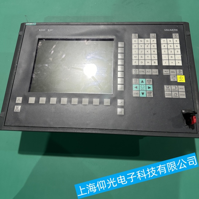 ���^���T�Ӕ�(sh��)��ϵ�y(t��ng)802D SLͨ늺�o�κΆ����E����ϾS�ޚgӭ��ԃ